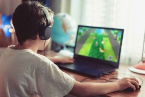 Kecanduan Game Online Penyebab, Dampak, dan Cara Mengatasinya